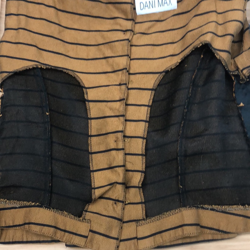 LOIS SNYDER / DANI MAX VINTAGE CROP TOP • GOLD/BLACK STRIPED - Picture 7 of 9